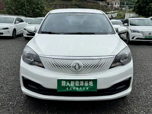 Dongfeng E70 2022