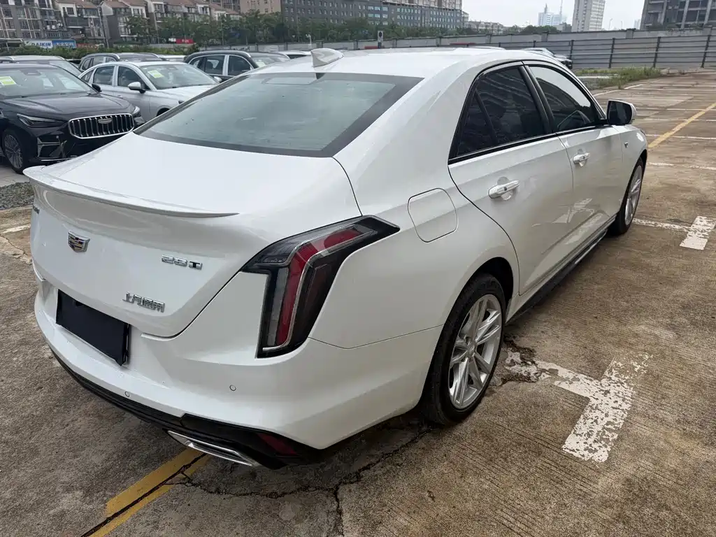 Cadillac CT4 2021 — фото 11