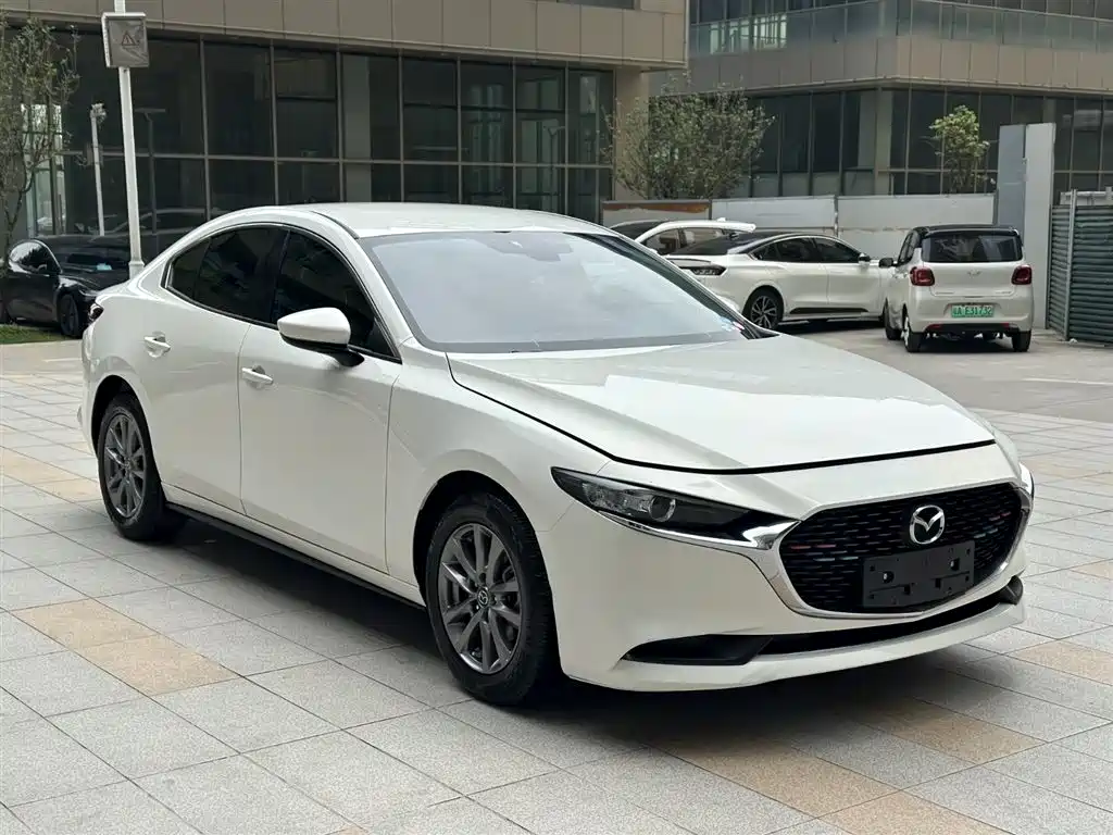 Mazda 3 Axela 2021 — фото 11