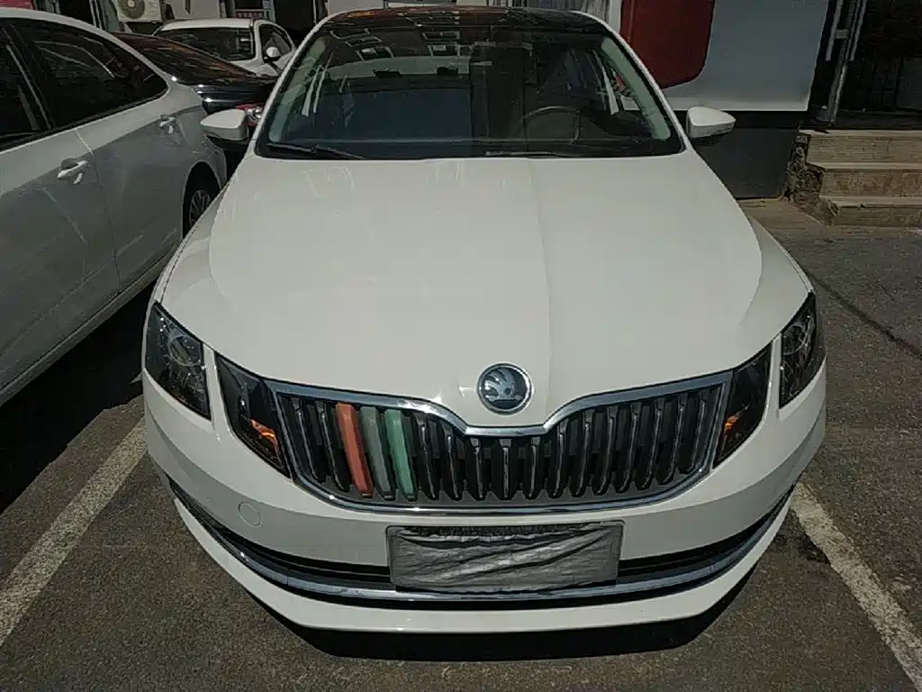 Skoda Octavia 2018 — фото 3