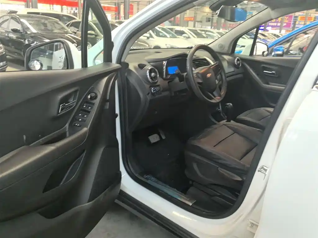 Chevrolet Trax 2015 — фото 16