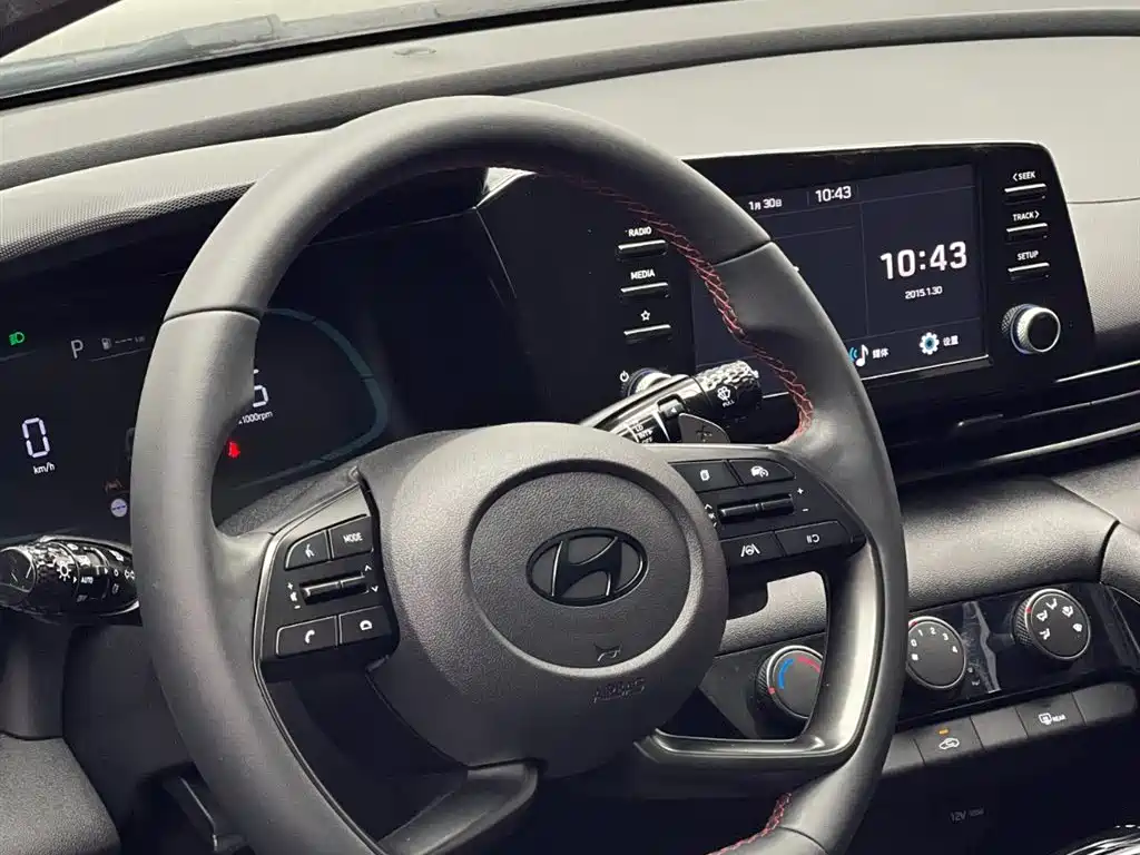 Hyundai Elantra 2024 — фото 12