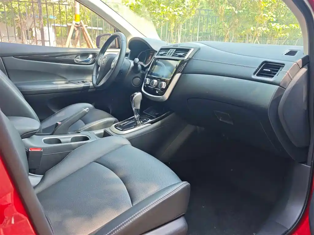 Nissan Tiida 2022 — фото 15