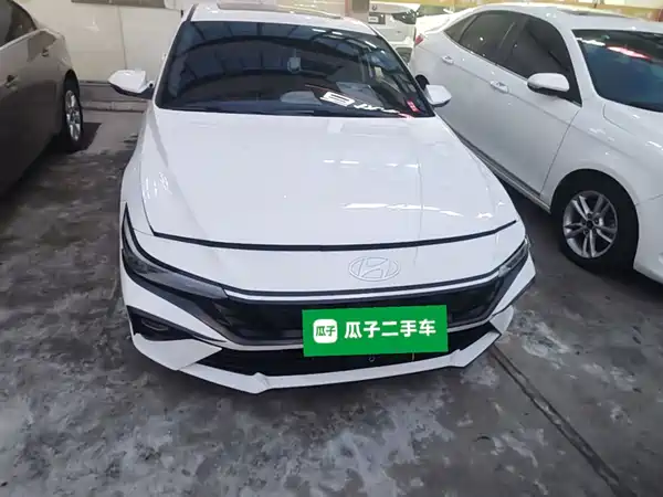 Hyundai Elantra 2023