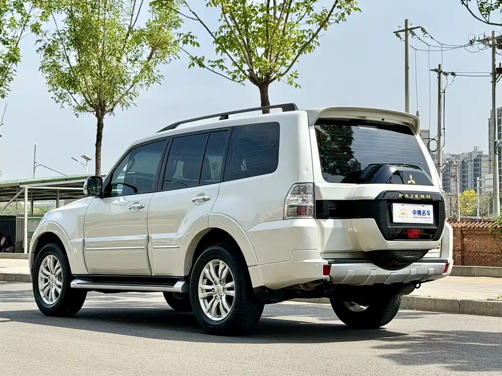 Mitsubishi Pajero 2019 — фото 30