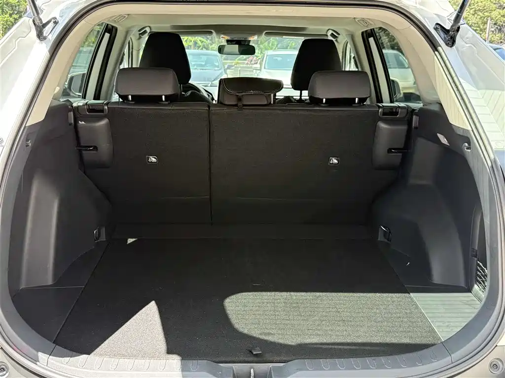 Toyota RAV4 2022 — фото 11