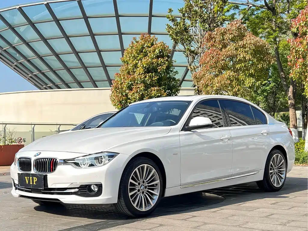BMW 3 Series 2018 — фото 1