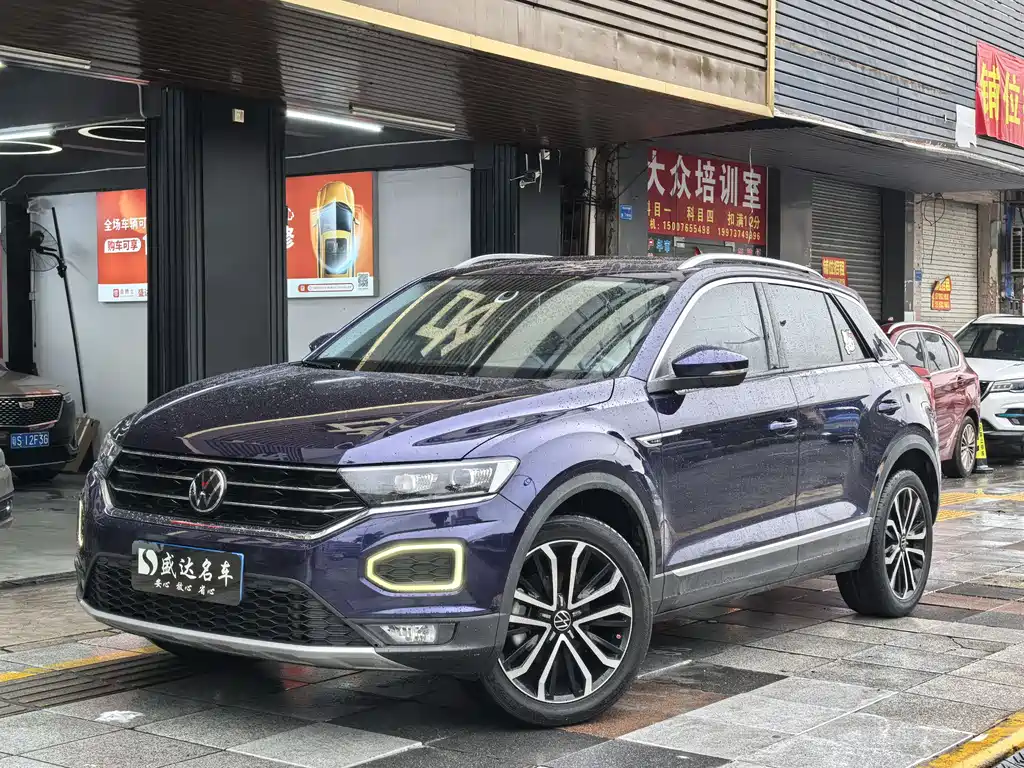 Volkswagen T-Roc 2021 — фото 1