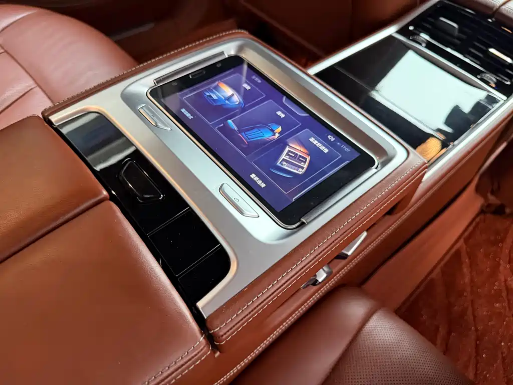 BMW 7 Series 2018 — фото 12