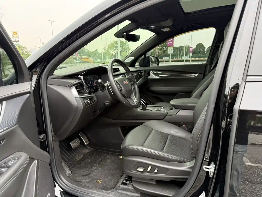 Cadillac XT6 2024 — фото 9