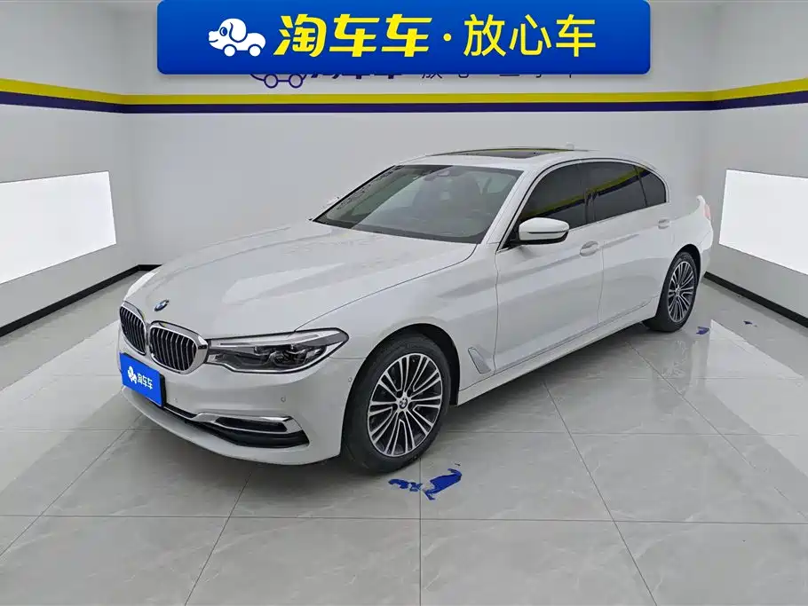 BMW 5 Series 2019 — фото 1
