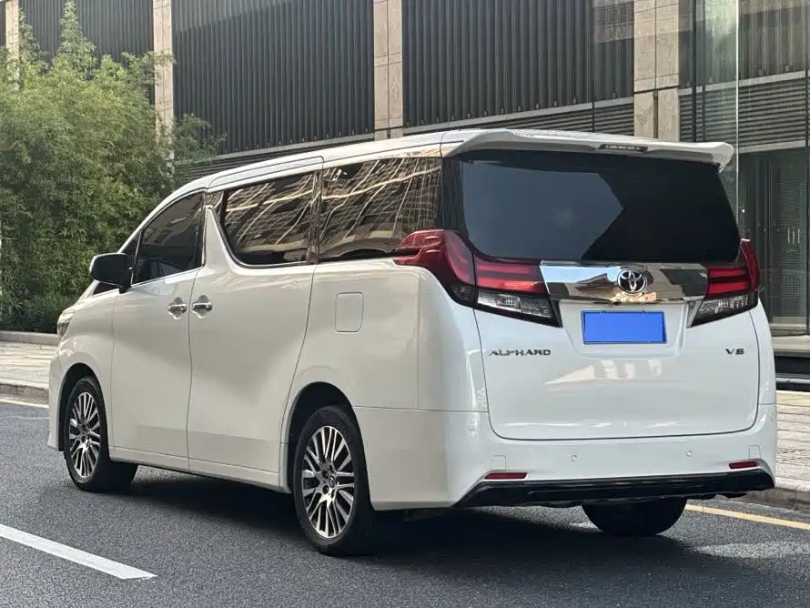 Toyota Alphard 2016 — фото 3