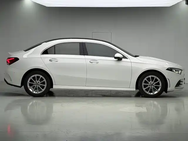 Mercedes-Benz A-Class 2022 — фото 9