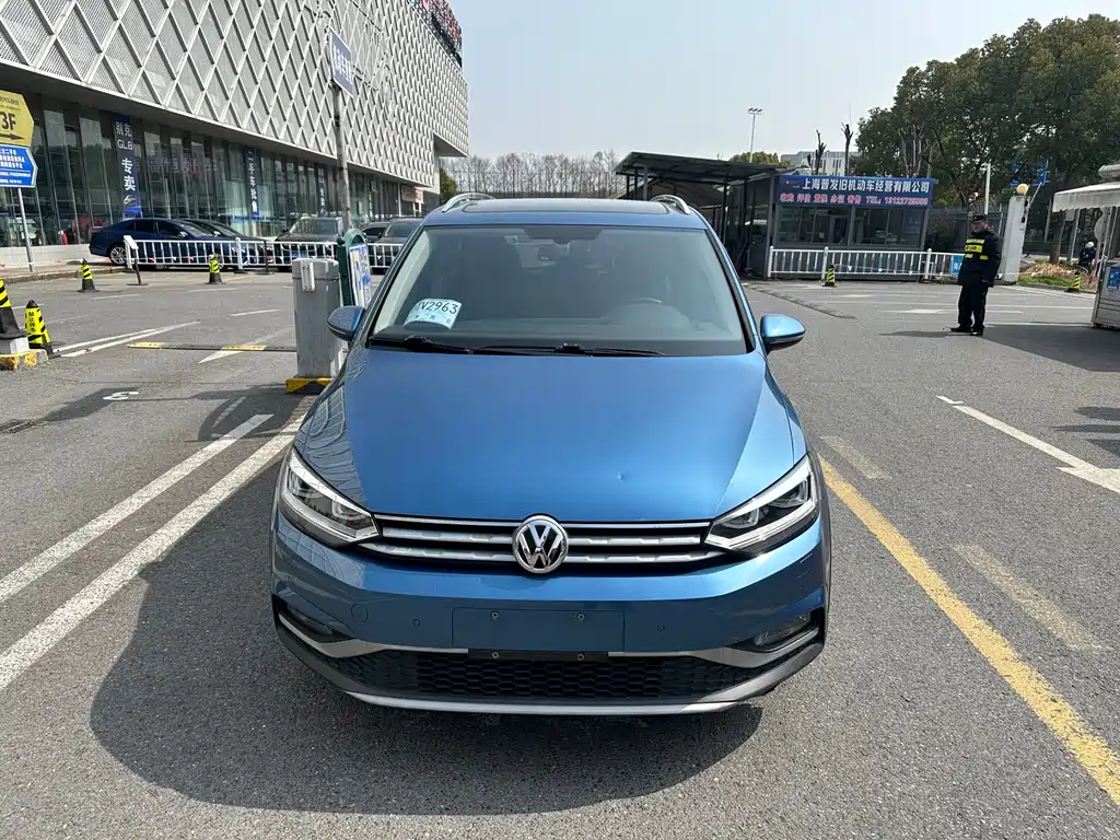 Volkswagen Touran 2020 — фото 2