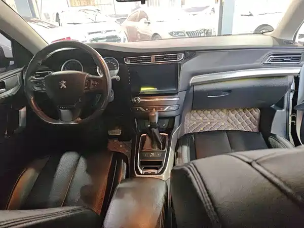 Peugeot 408 2015