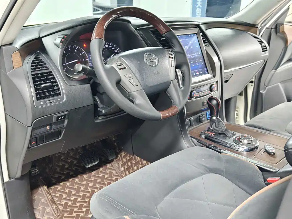 Nissan Patrol 2019 — фото 10