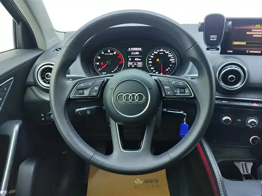 Audi Q2L 2020 — фото 15