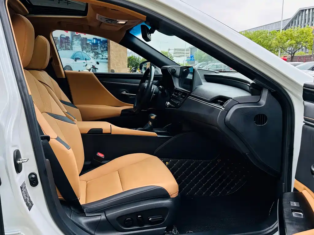 Lexus ES 2023 — фото 17