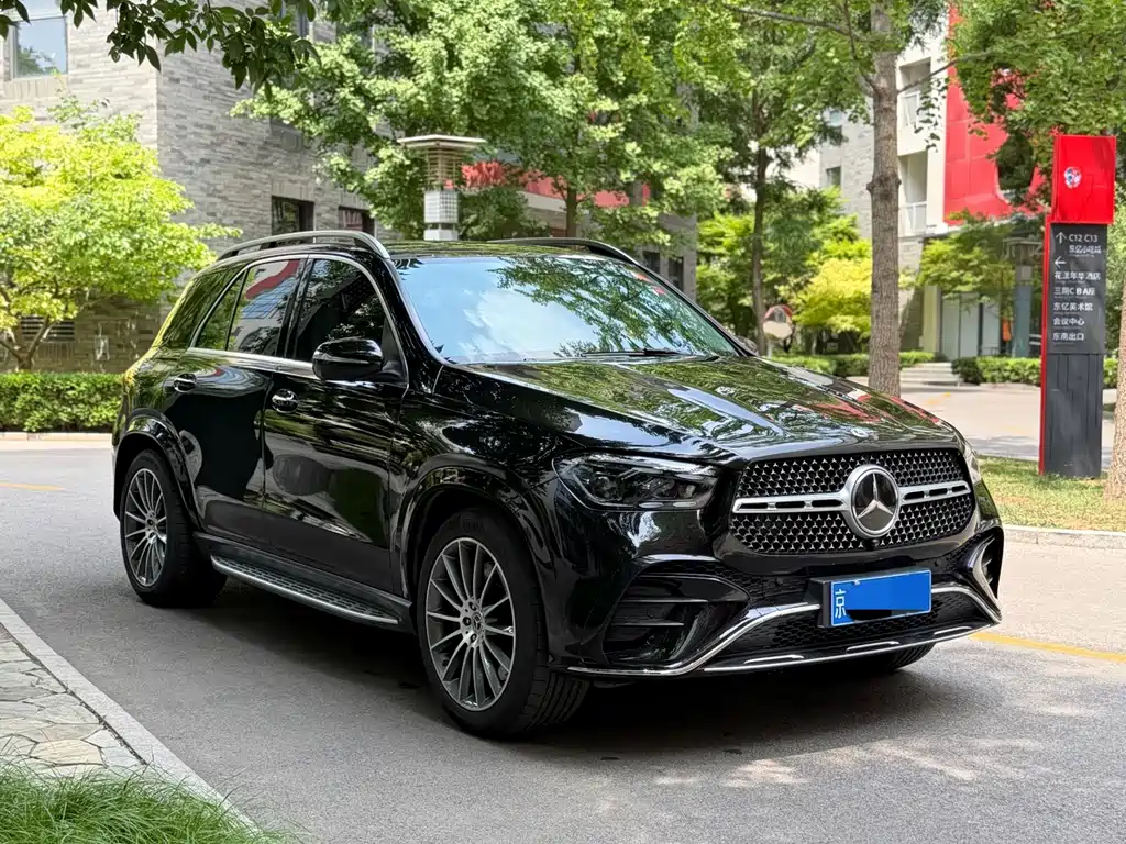 Mercedes-Benz GLE 2024 — фото 1