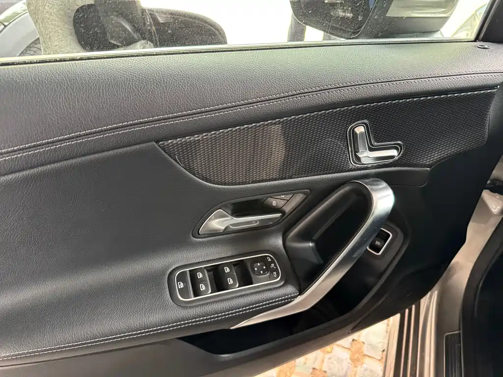 Mercedes-Benz A-Class 2019 — фото 5