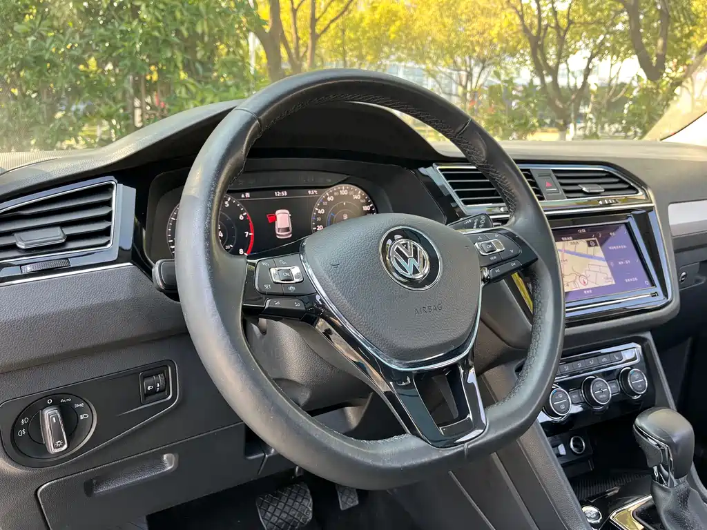 Volkswagen Tiguan L 2019 — фото 9