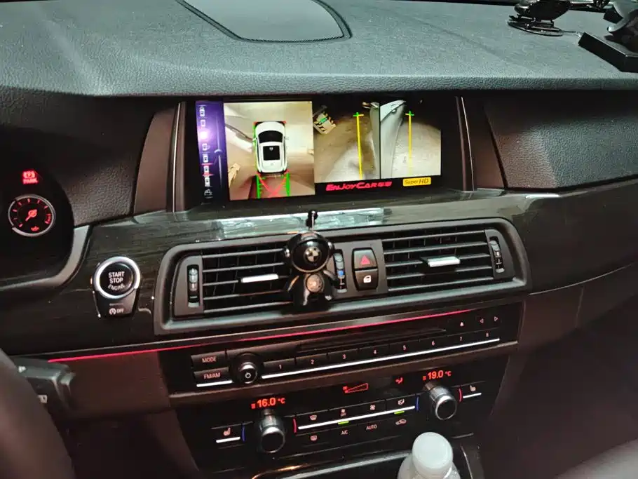 BMW 5 Series 2016 — фото 13