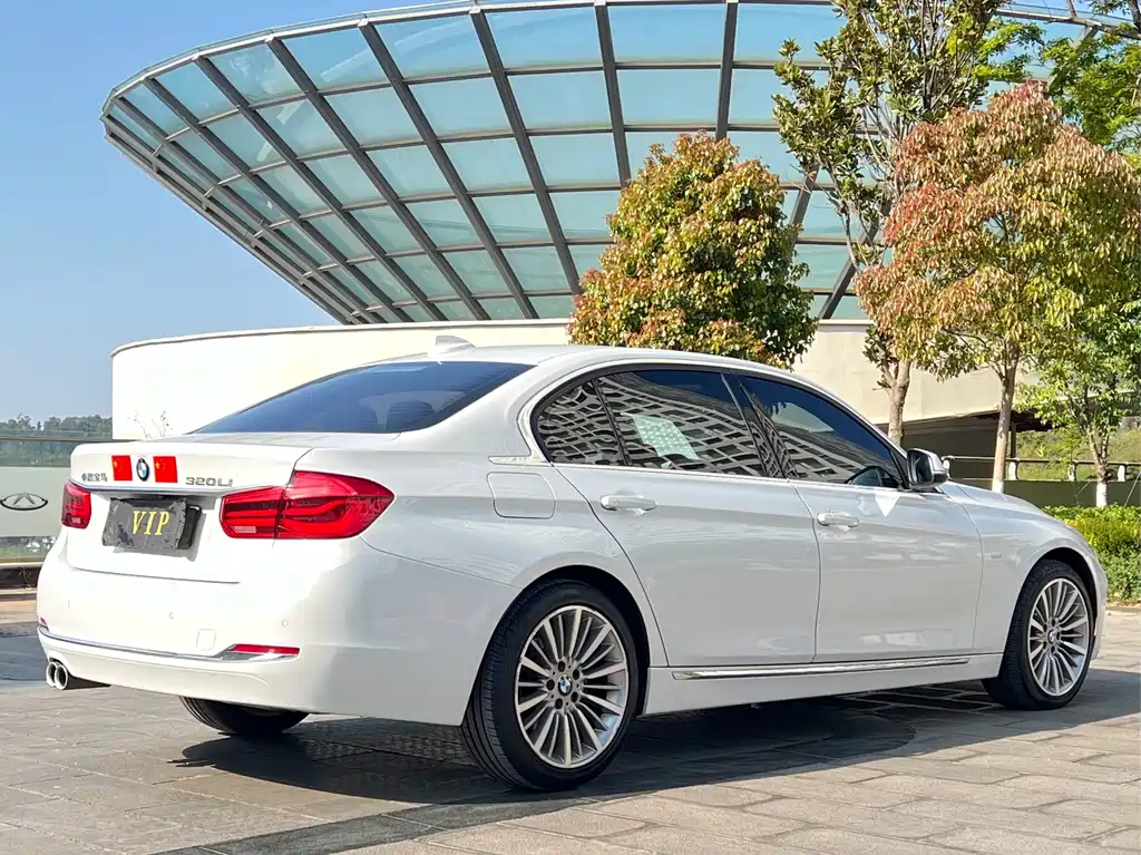 BMW 3 Series 2018 — фото 5