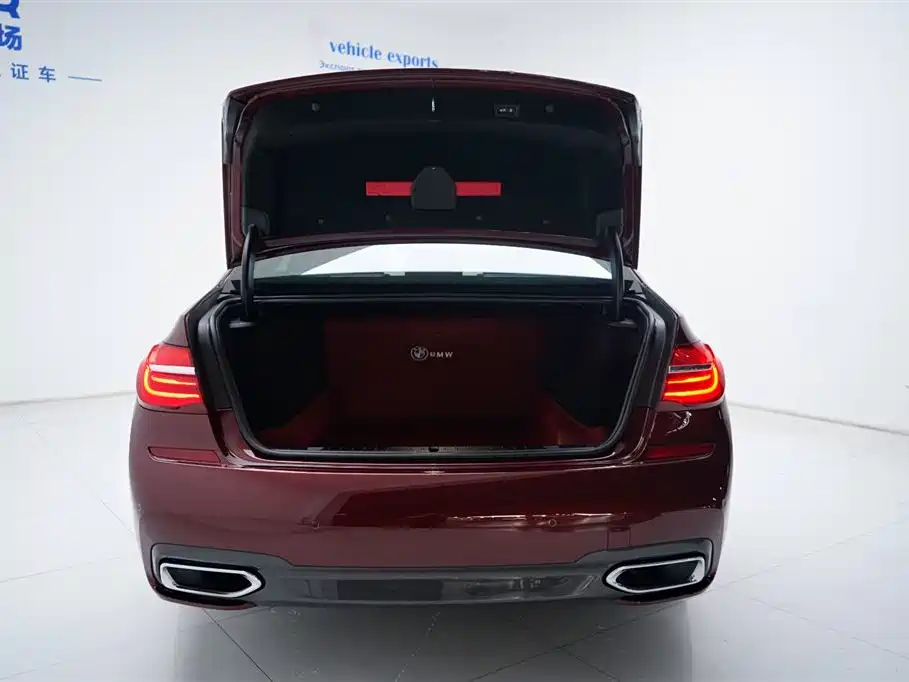 BMW 7 Series 2019 — фото 16