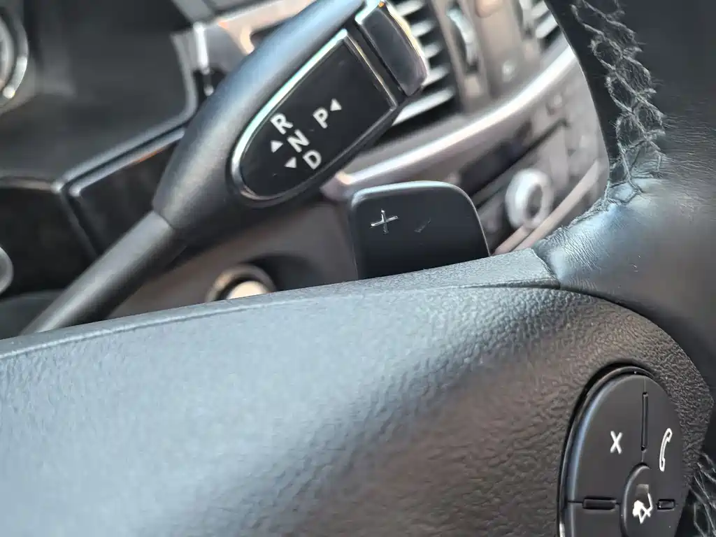 Mercedes-Benz E-Class 2010 — фото 18