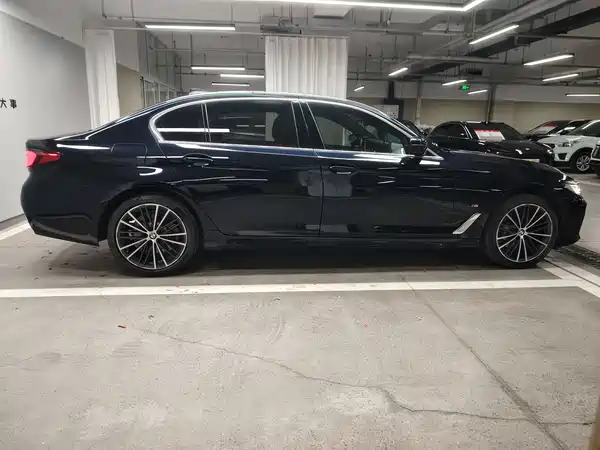 BMW 5 Series 2023