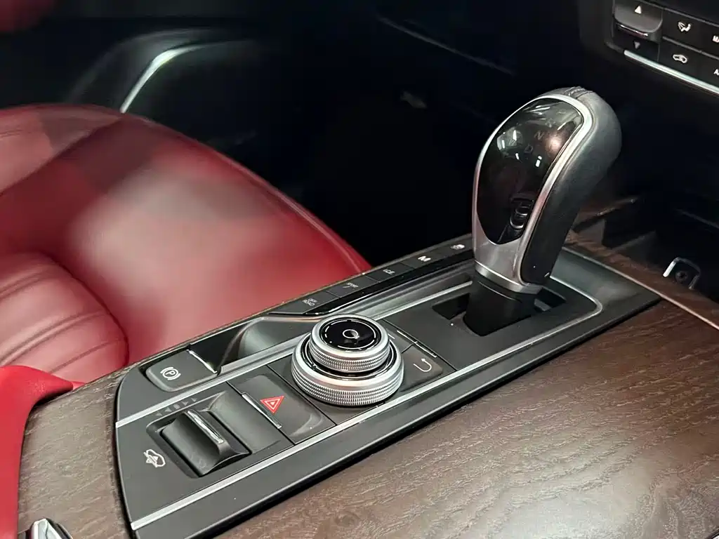 Maserati Levante 2016 — фото 20