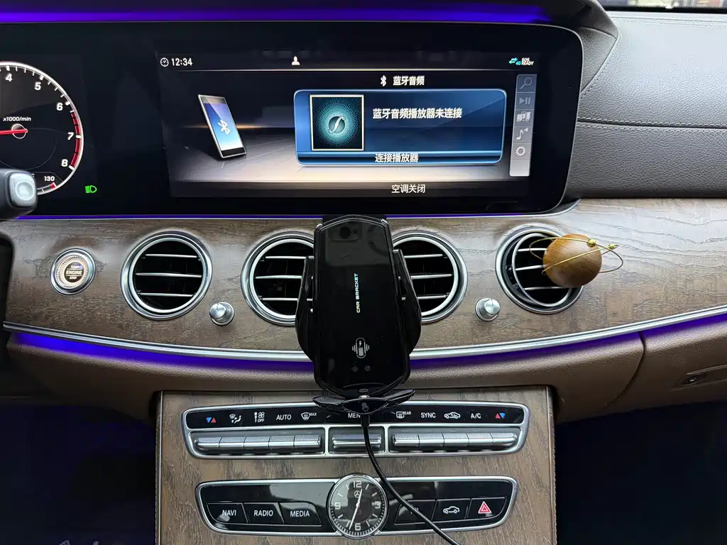 Mercedes-Benz E-Class 2019 — фото 16