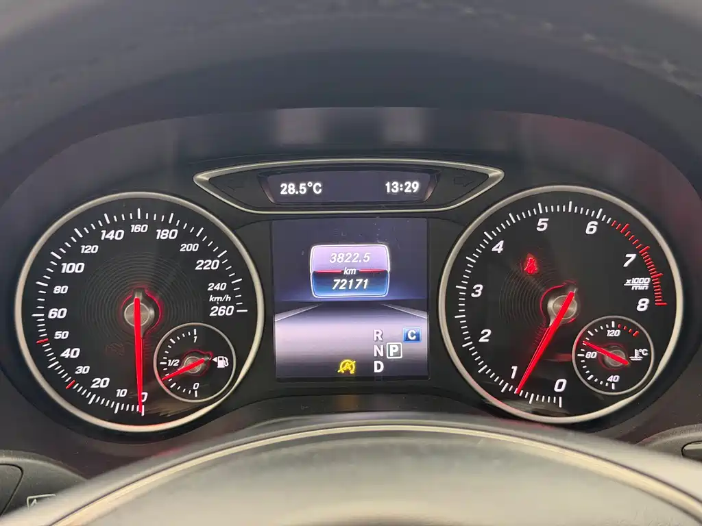 Mercedes-Benz A-Class 2018 — фото 9