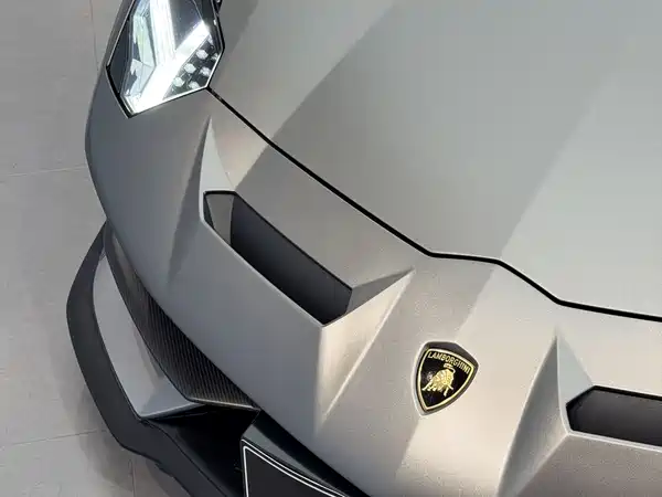 Lamborghini Aventador 2019