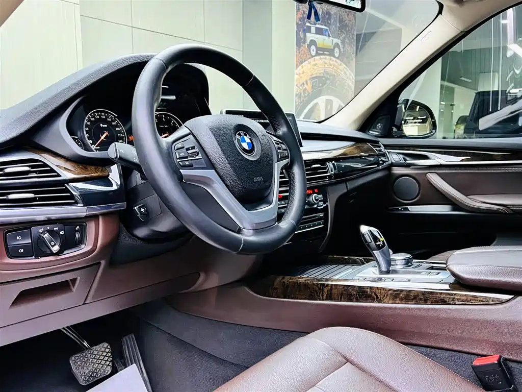 BMW X5 2018 — фото 8