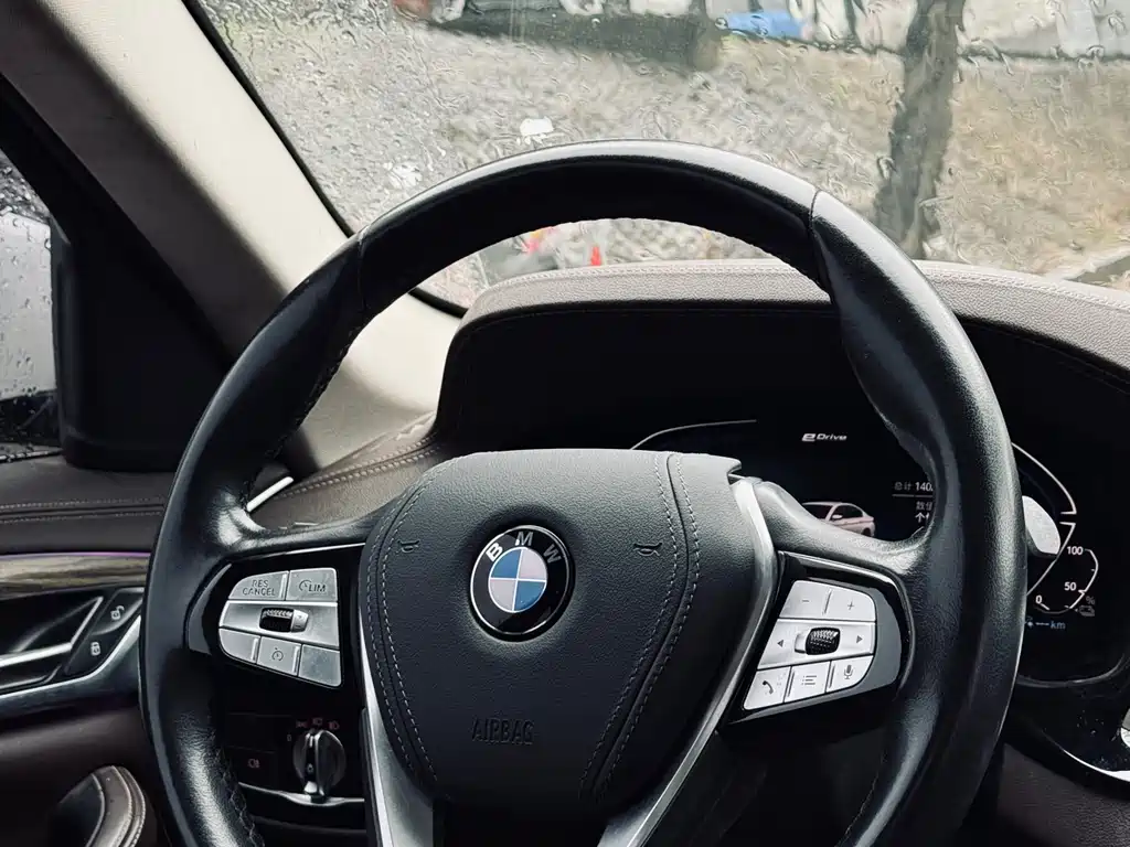 BMW 5 Series New Energy 2019 — фото 26