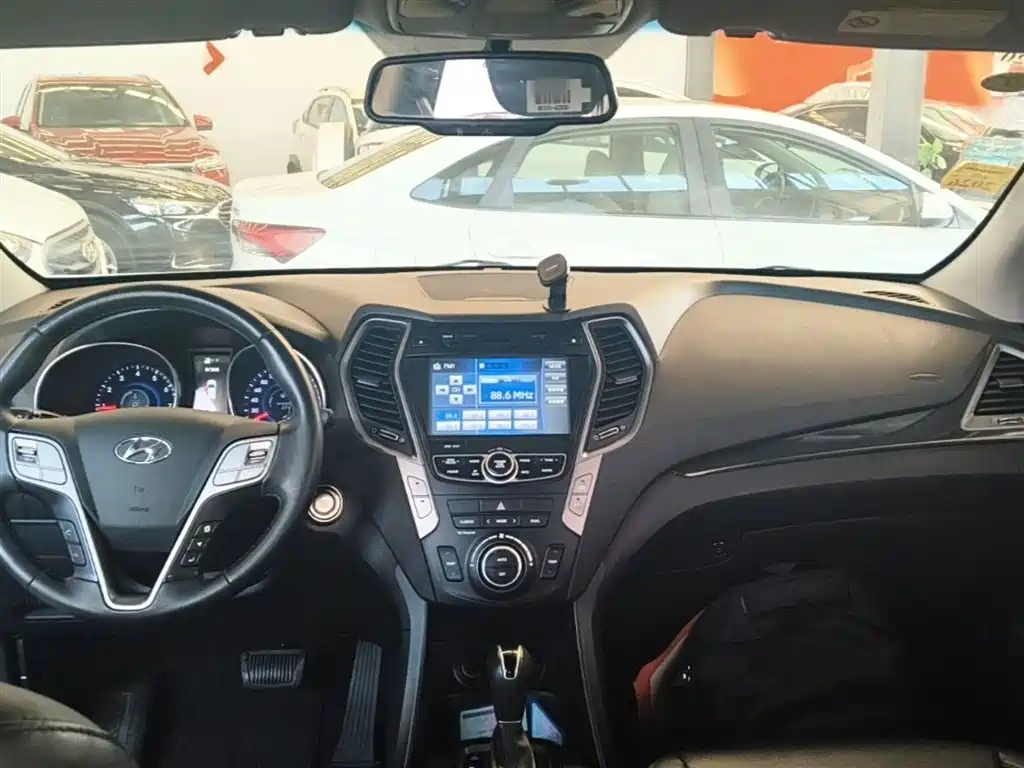Hyundai Santa Fe 2016 — фото 10
