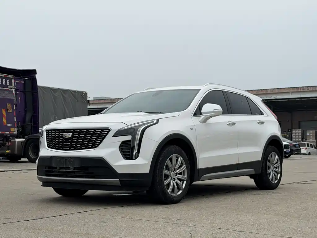 Cadillac XT4 2020 — фото 1