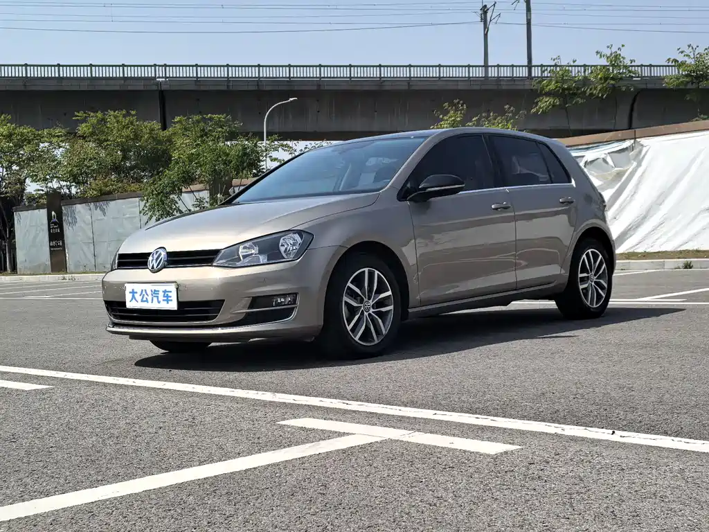 Volkswagen Golf 2017 — фото 1