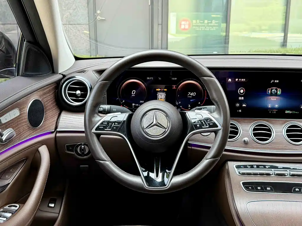 Mercedes-Benz E-Class 2022 — фото 14