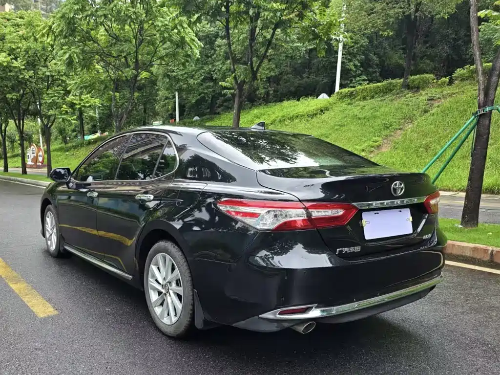 Toyota Camry 2023 — фото 14