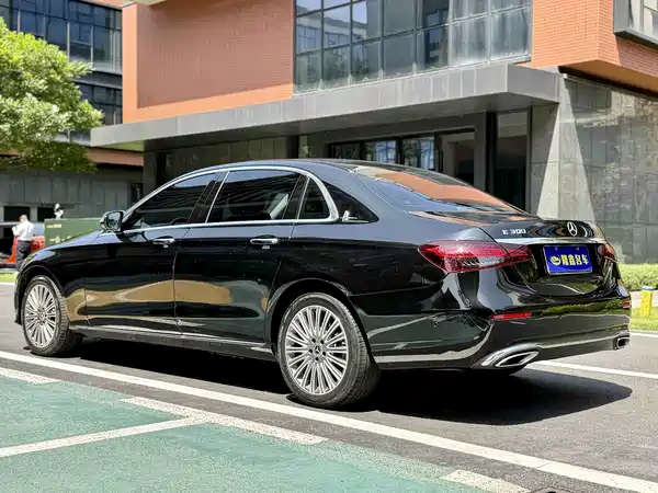 Mercedes-Benz E-Class 2022