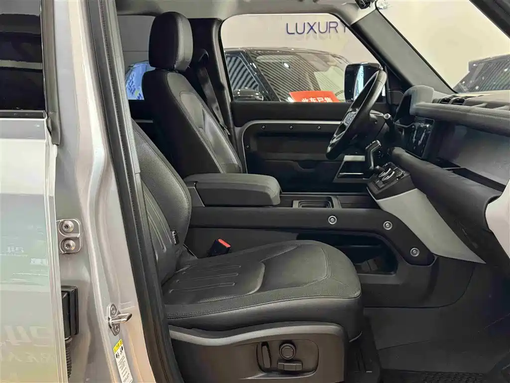 Land Rover Defender 2020 — фото 15