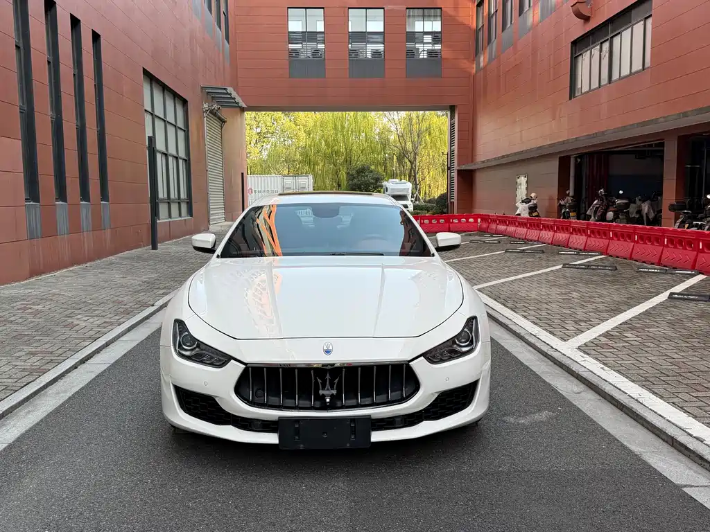 Maserati Ghibli 2021 — фото 2
