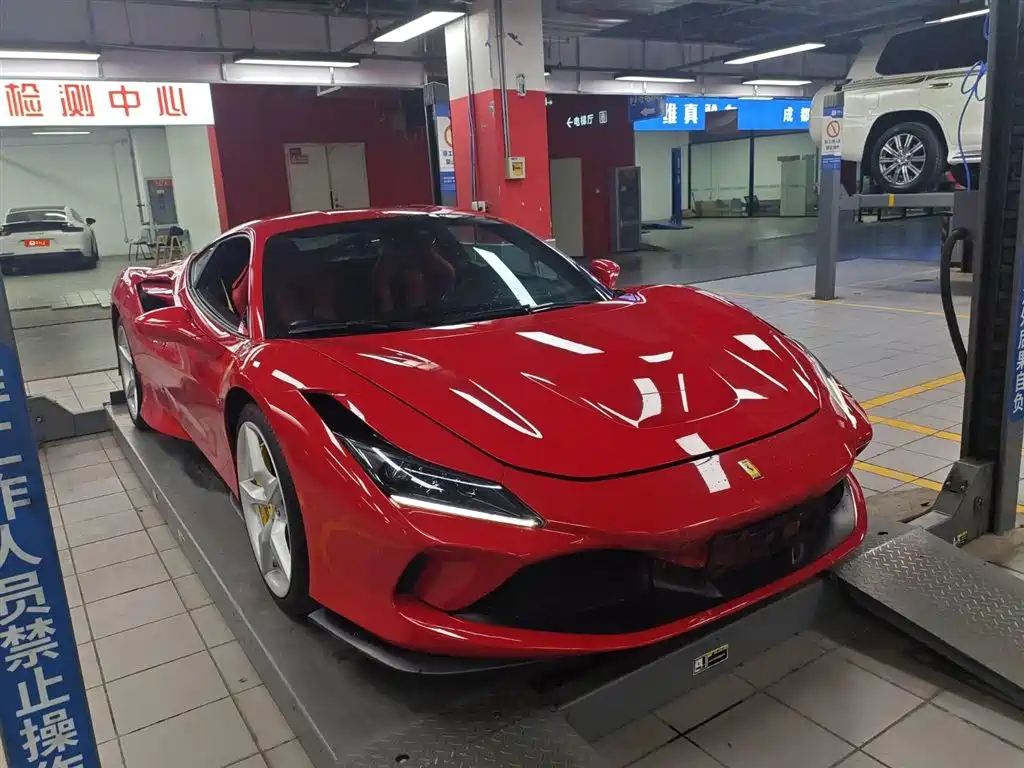 Ferrari F8 2022 — фото 2