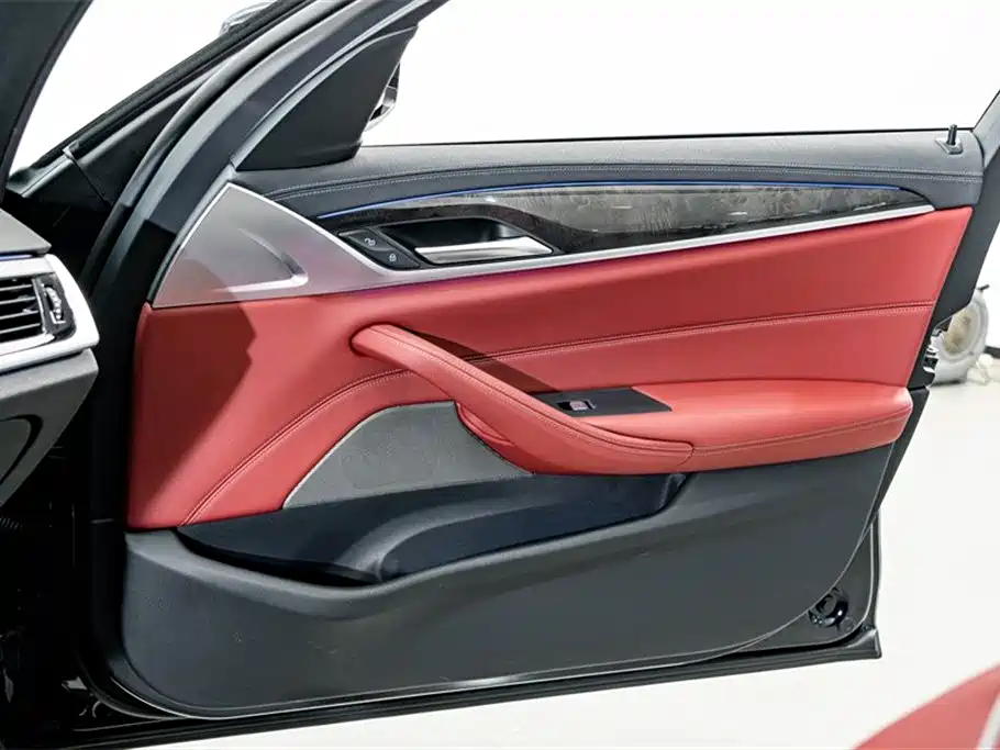 BMW 5 Series 2022 — фото 15