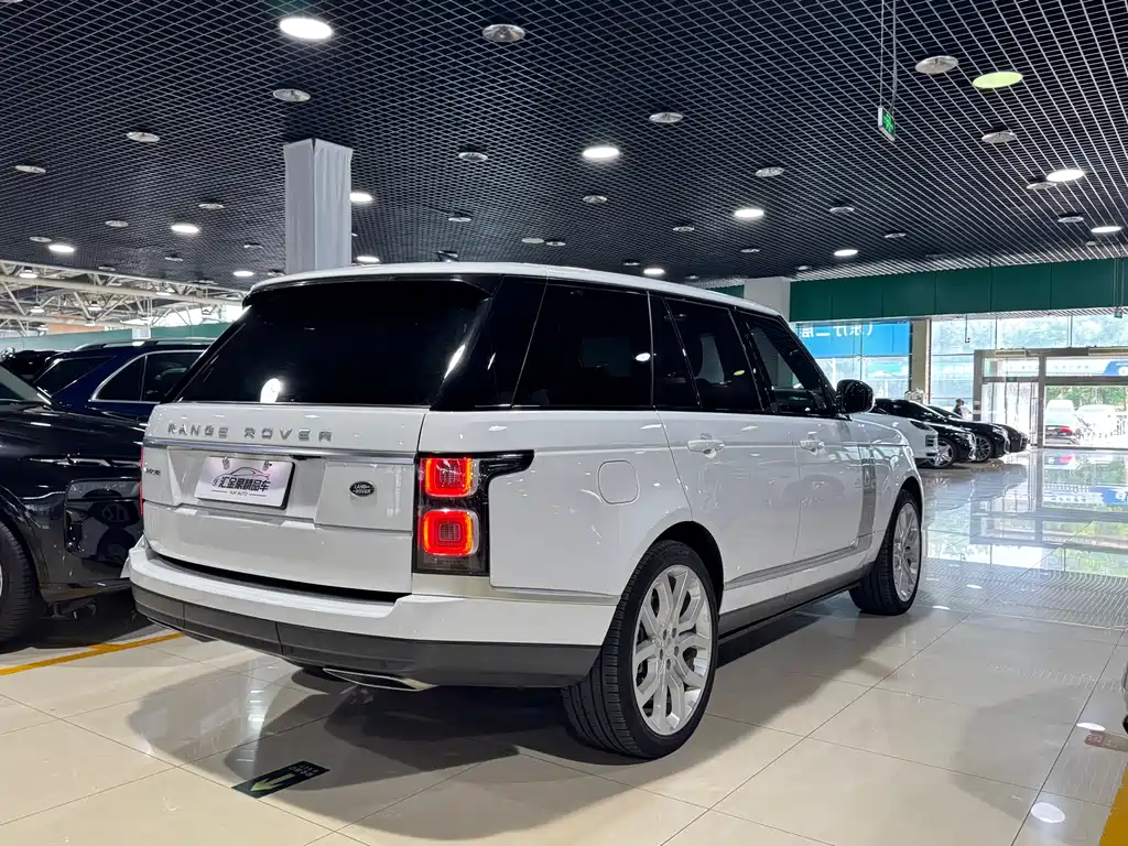 Land Rover Range Rover 2022 — фото 16