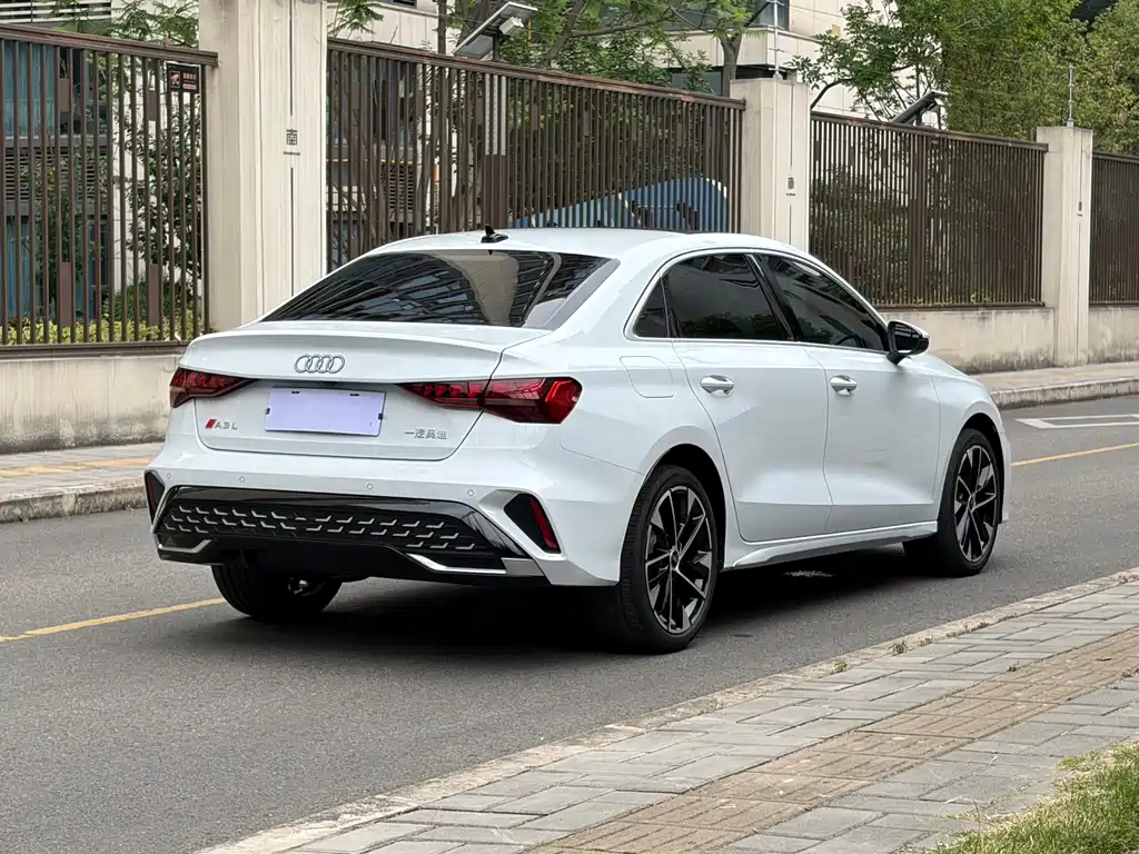 Audi A3 2025 — фото 23