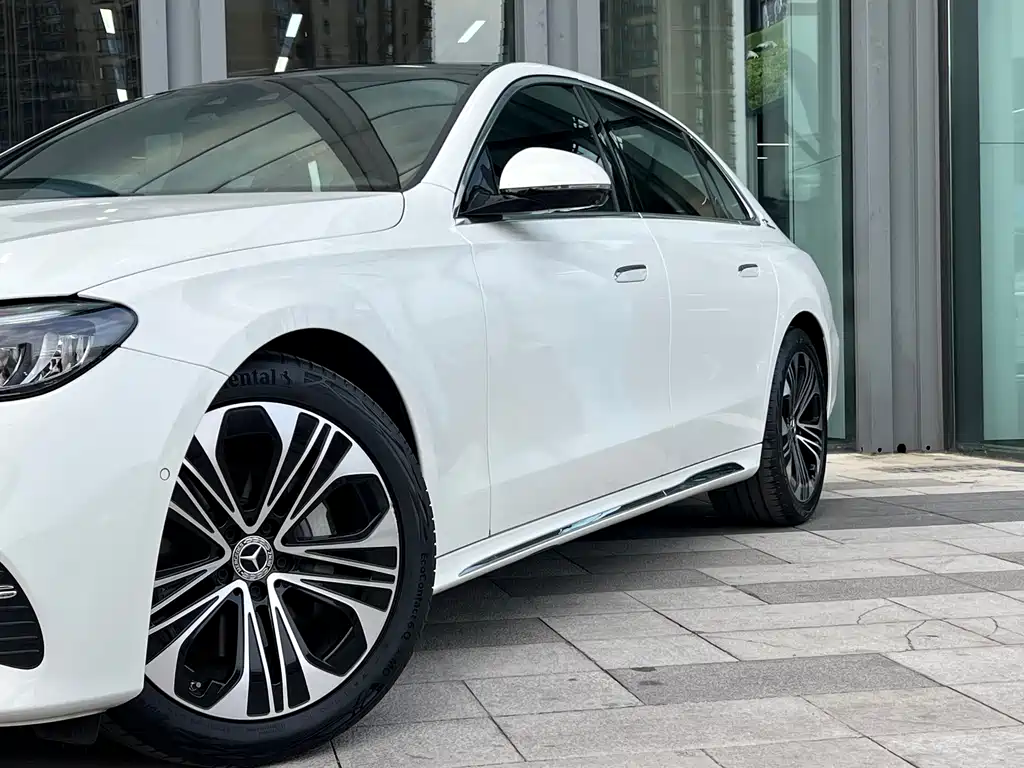 Mercedes-Benz E-Class 2025