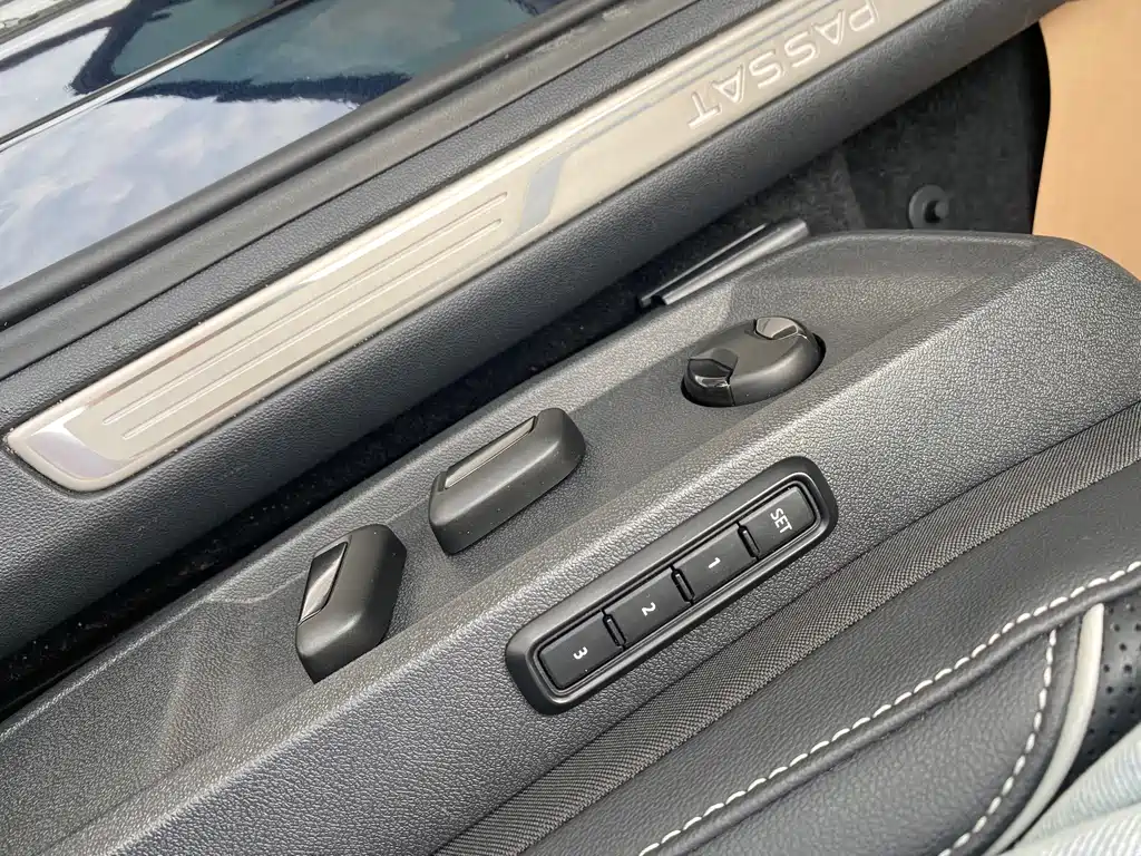 Volkswagen Passat 2023 — фото 18